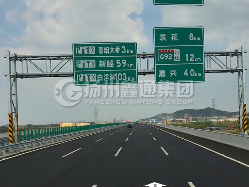 LMJ-029，桁架式標志牌龍門架