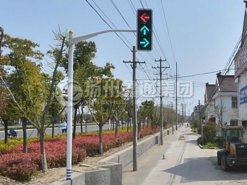 XHDG-017，單挑彎臂信號(hào)燈桿